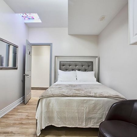 Toronto Rooms And Suites Екстериор снимка