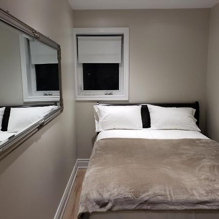 Toronto Rooms And Suites Екстериор снимка