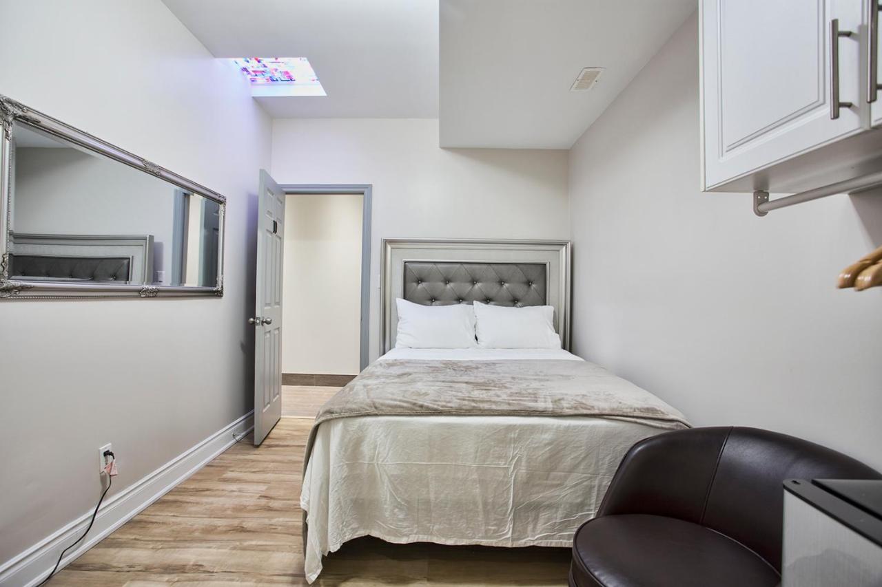 Toronto Rooms And Suites Екстериор снимка