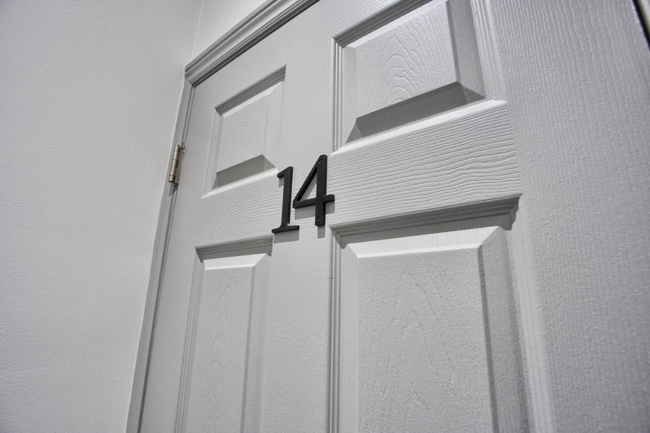 Toronto Rooms And Suites Екстериор снимка
