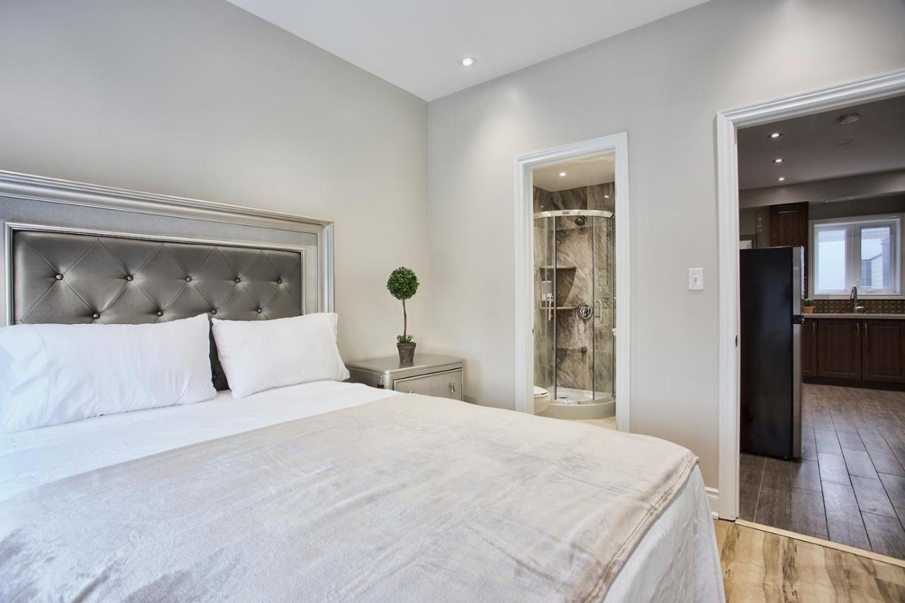 Toronto Rooms And Suites Екстериор снимка