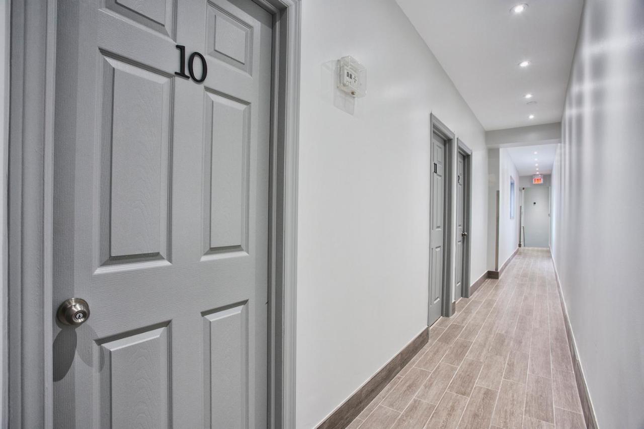 Toronto Rooms And Suites Екстериор снимка