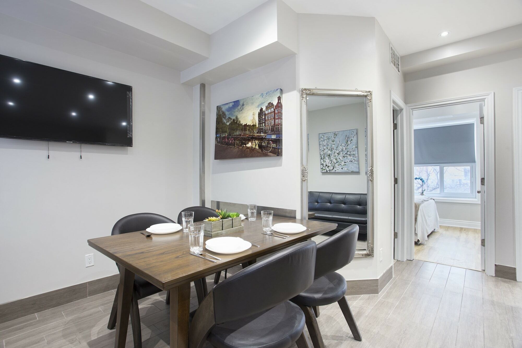 Toronto Rooms And Suites Екстериор снимка